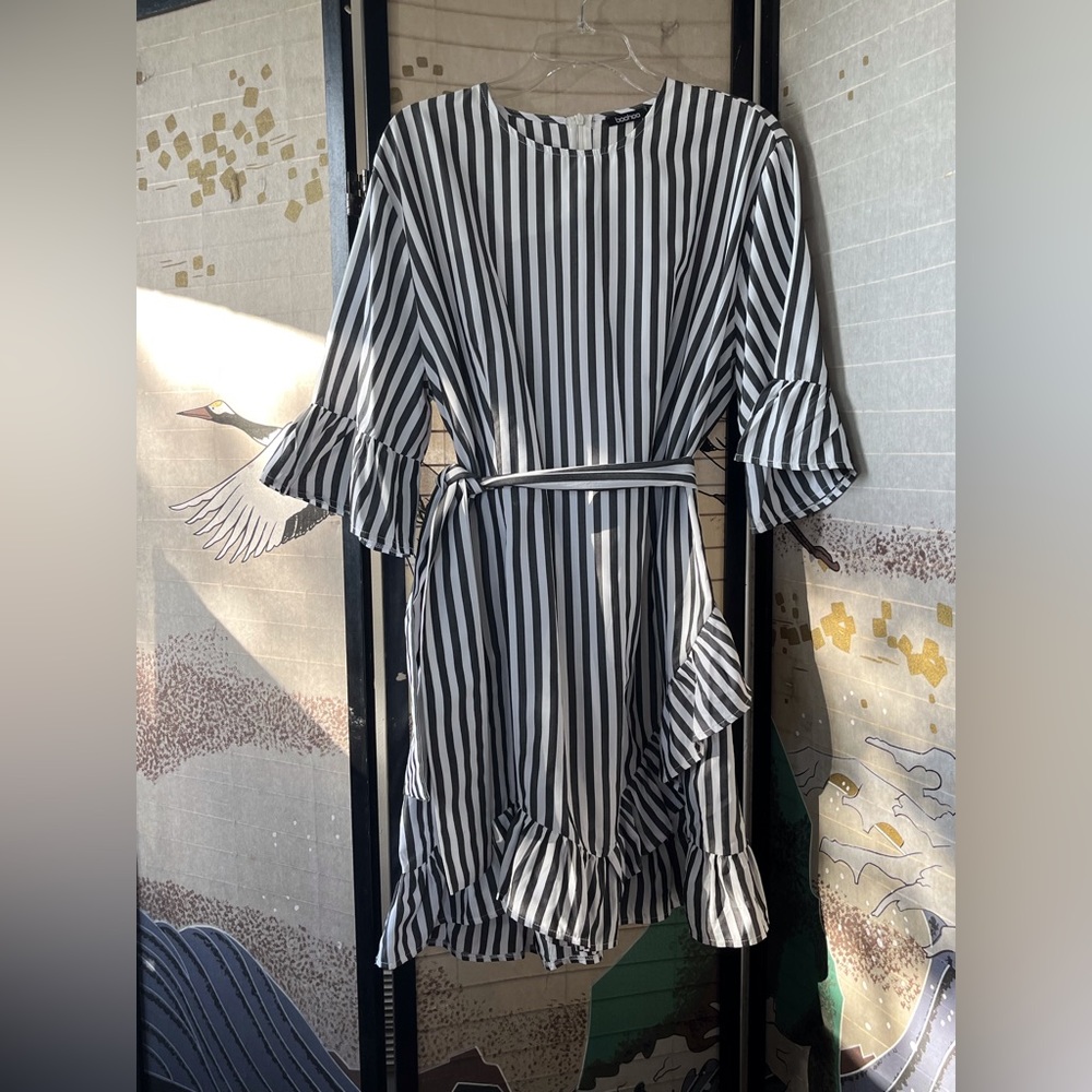 Boohoo Striped Asymmetrical Ruffled Dress Size 16 NWOT